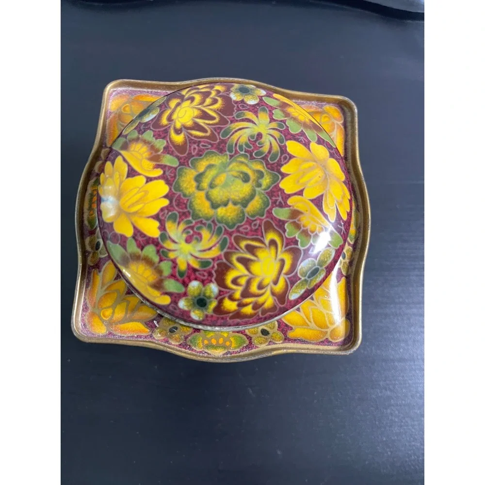 Vintage Daher Long Island NY Floral Tea Tin Made in England Burgundy Yellow 5in